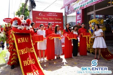 To Chuc Su Kien Khai Truong Tron Goi